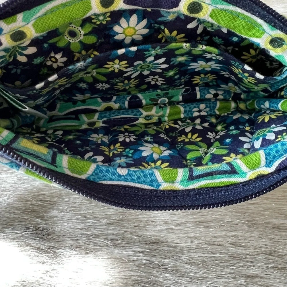 VERA BRADLEY Daisy Daisy 2008 Wristlet Lippie USA Pouch Zipper Green Blue Floral